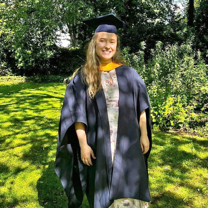News_Becky_Wakely_Graduation_Featured_800x800